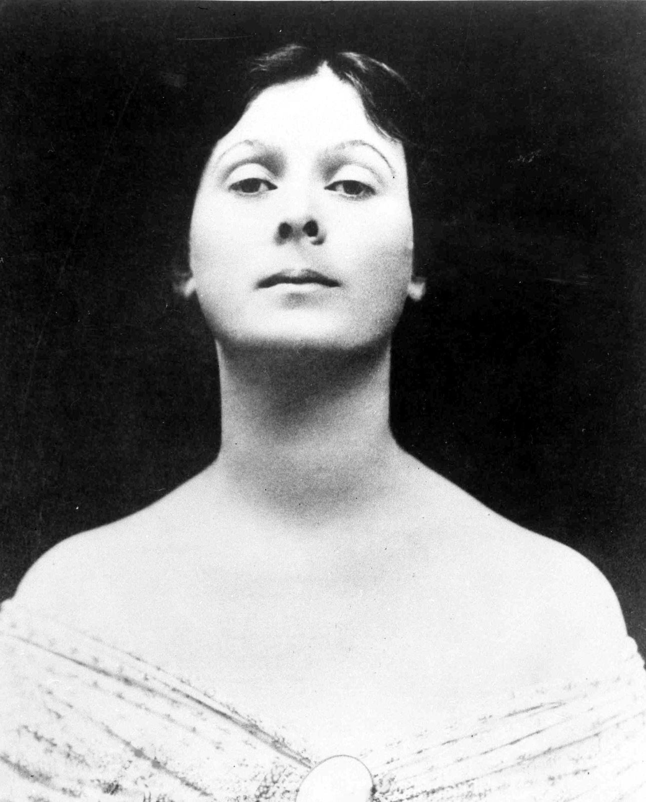 1927: Isadora Duncan